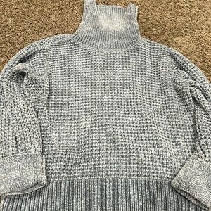 Hippie Rose Women turtleneck sweater.
Size  XL